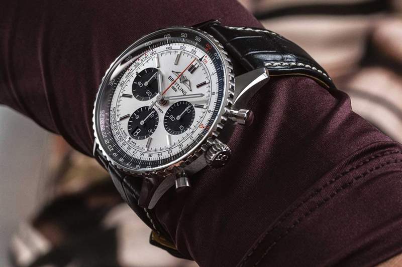 百年靈NAVITIMER B01 CHRONOGRAPH 43新鮮色系搶眼登場(chǎng)-復(fù)刻表