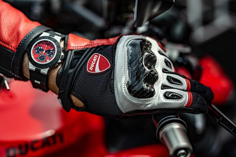 義大利血統(tǒng)強強聯(lián)手！寶格麗推出DUCATI聯(lián)名表-復(fù)刻表