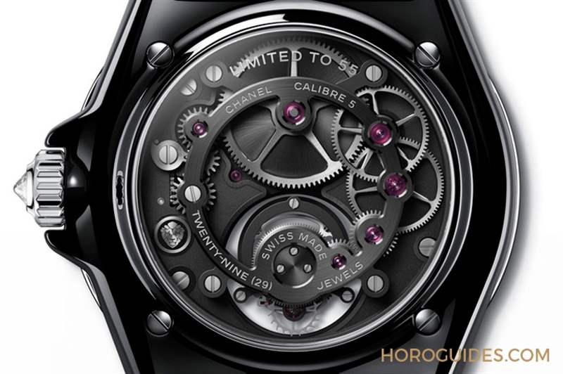 因為香奈兒CHANEL第五枚自制機芯Caliber 5，陀飛輪的運行開始發(fā)光｜J12鉆石陀飛輪腕表-復(fù)刻表