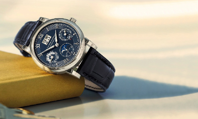 朗格Langematik Perpetual 20周年藍(lán)面限量版，標(biāo)志性大日期萬年歷新款亮相-復(fù)刻表