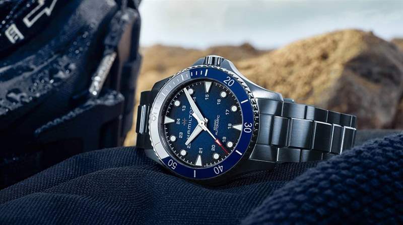 哈密爾頓卡其色海軍水肺潛水-百年靈超級(jí)計(jì)時(shí)腕表 B01 44-復(fù)刻表