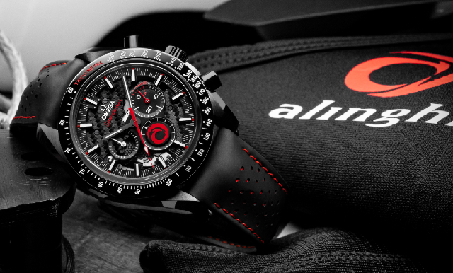 黑與紅，力與美｜歐米茄超霸系列月之暗面Alinghi腕表-復(fù)刻表