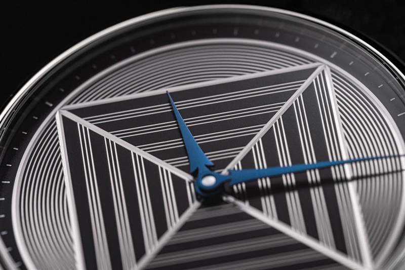 Louis Erard挑戰(zhàn)最親民的機(jī)刻雕花工藝？-復(fù)刻表