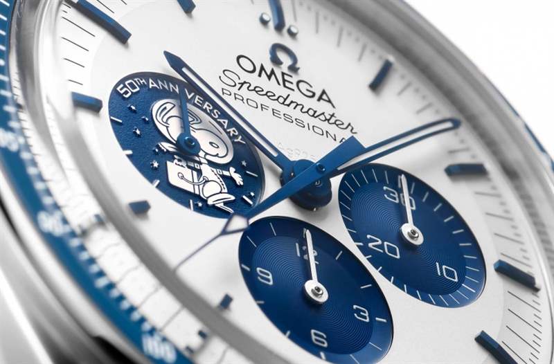 Omega Speedmaster Silver Snoopy Award 50周年腕表！第三代Snoopy版絕對是Speedmaster迷務(wù)必入手之一枚-復(fù)刻表
