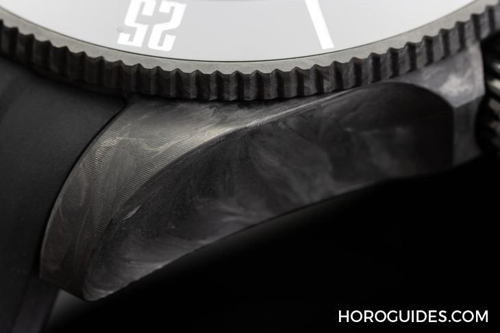 夏末黑魂大魔王來(lái)襲TITONI Seascoper CarbonTech 彩虹圈大升級(jí)-復(fù)刻表