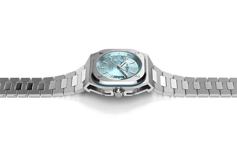 全新 BR X5 在 Kenissi 火車上推出Bell & Ross Hops-復(fù)刻表