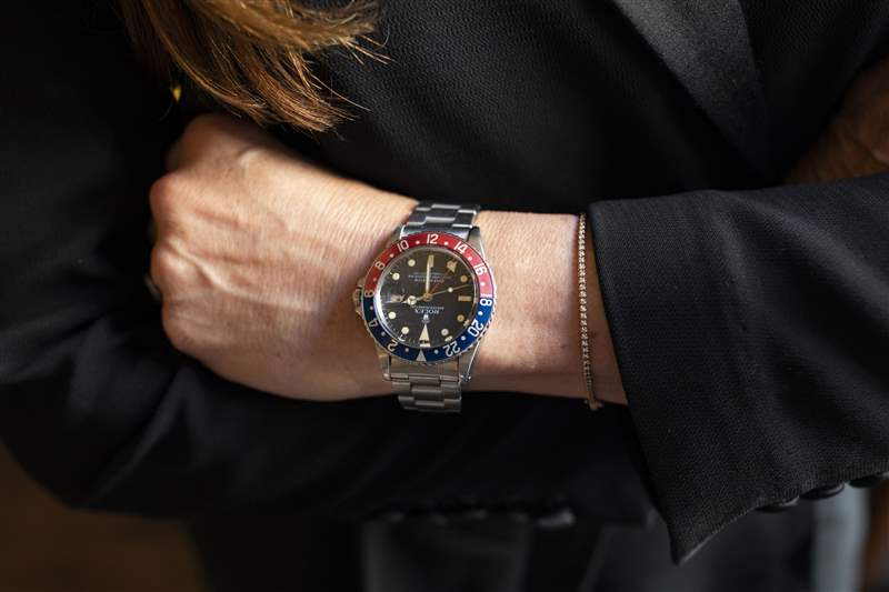 與波姬·小絲、模特、女演員、企業(yè)家和80年代偶像談?wù)撌直?復(fù)刻表