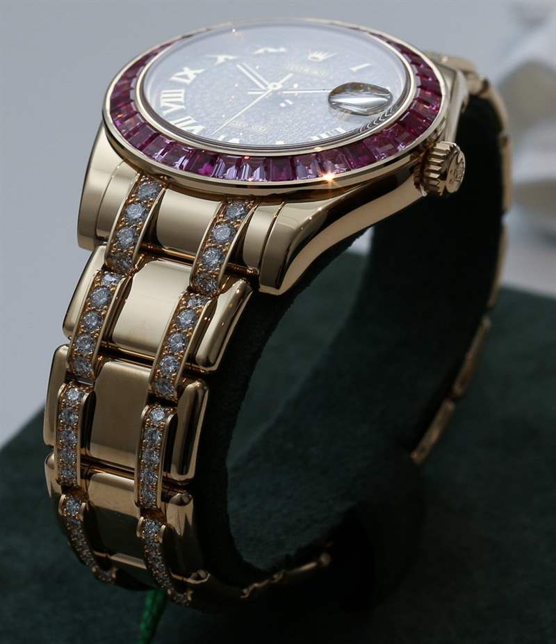 勞力士開始在Calibre 2236手表機(jī)芯中使用硅“Syloxi”游絲-復(fù)刻表