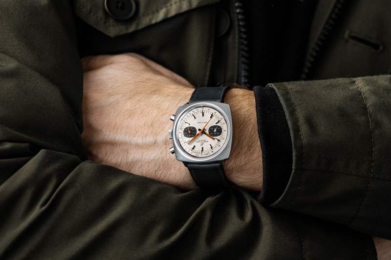 復(fù)古手表1984年的Rolex Explorer II(帶奶油色表盤)、1960年代的Aquastar 63和1980年代的Heuer Yacht Timer-復(fù)刻表