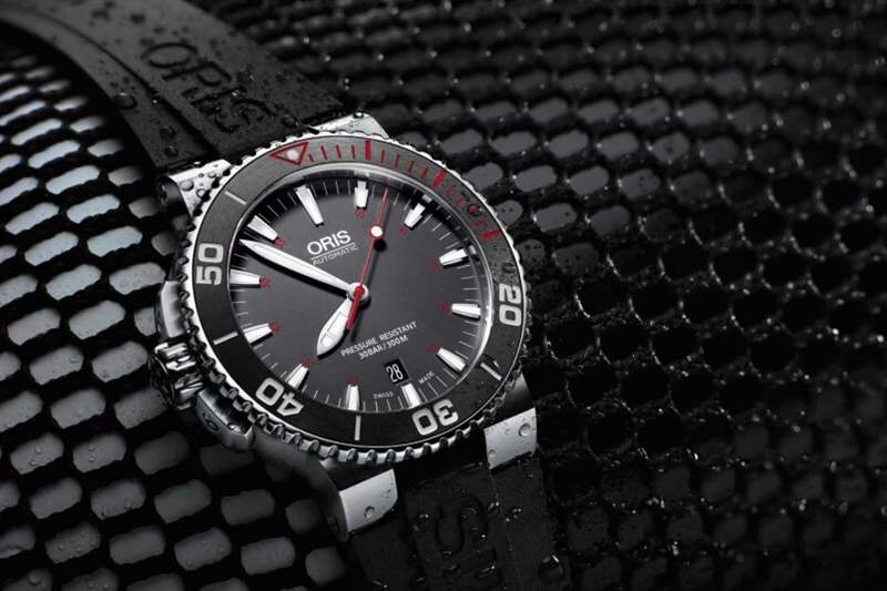 腕表冷知識(shí)｜什么是左手版腕表？表冠又點(diǎn)解喺左邊？-復(fù)刻表