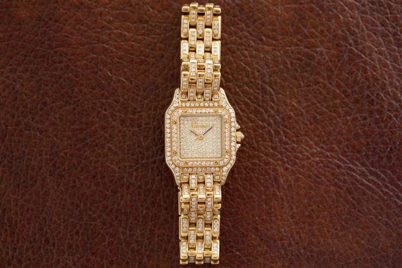 與波姬·小絲、模特、女演員、企業(yè)家和80年代偶像談?wù)撌直?復(fù)刻表