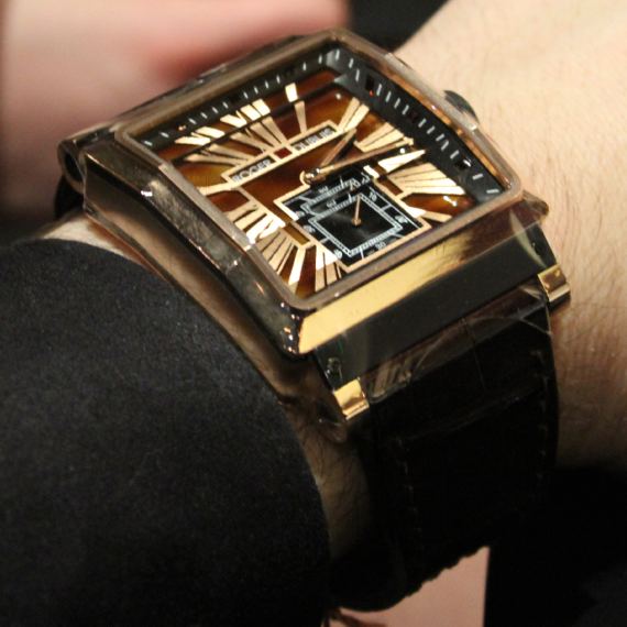 羅杰杜彼國(guó)王廣場(chǎng)Roger Dubuis Kingsqaure導(dǎo)柱輪計(jì)時(shí)腕表-復(fù)刻表