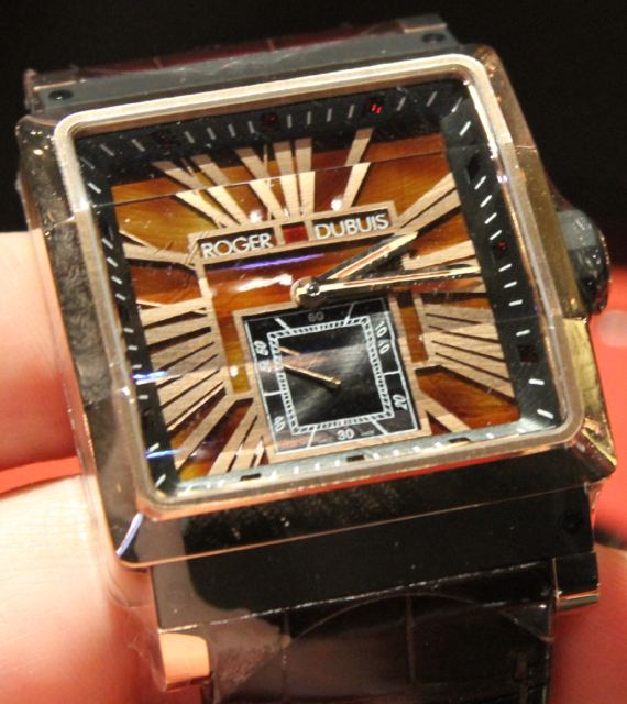 羅杰杜彼國(guó)王廣場(chǎng)Roger Dubuis Kingsqaure導(dǎo)柱輪計(jì)時(shí)腕表-復(fù)刻表