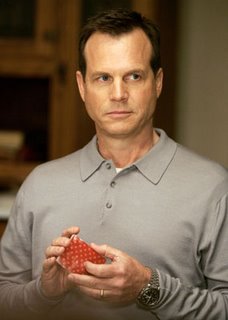 比爾·亨里克森（Bill Paxton）佩戴歐米茄超霸腕表