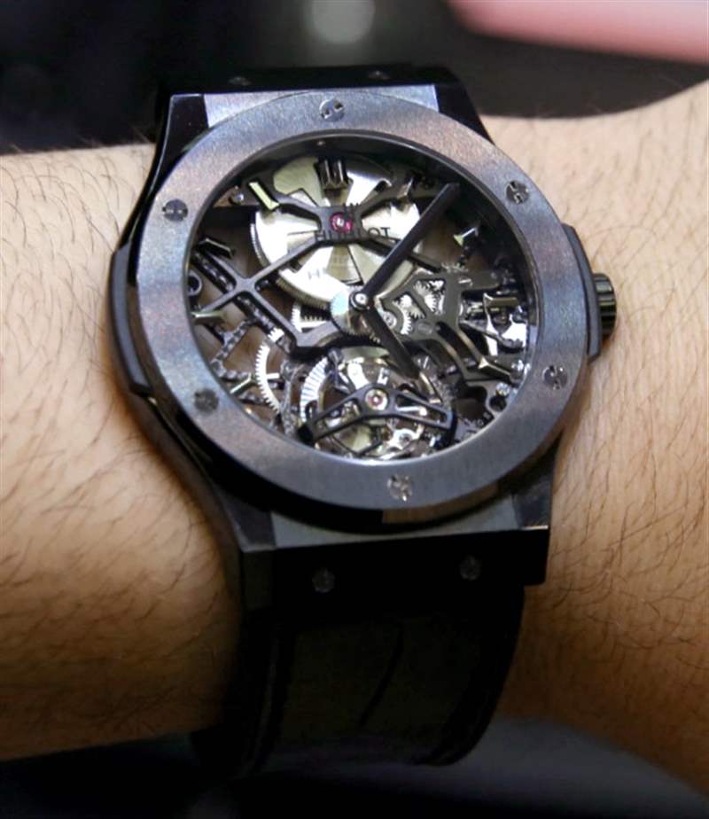 宇舶(Hublot)經(jīng)典融合鏤空陀飛輪45毫米手表動手實踐-復(fù)刻表