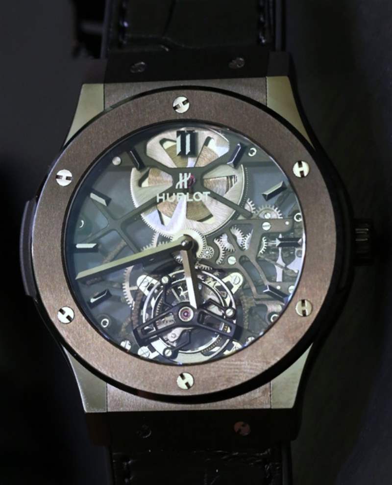 宇舶(Hublot)經(jīng)典融合鏤空陀飛輪45毫米手表動手實踐-復(fù)刻表