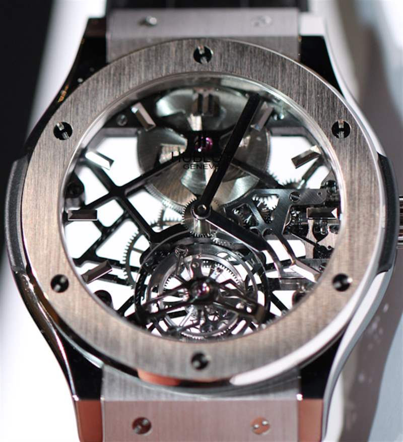 宇舶(Hublot)經(jīng)典融合鏤空陀飛輪45毫米手表動手實踐-復(fù)刻表
