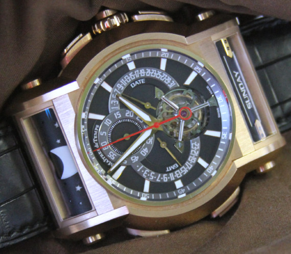 《時(shí)空彌勒》圓表-復(fù)刻表