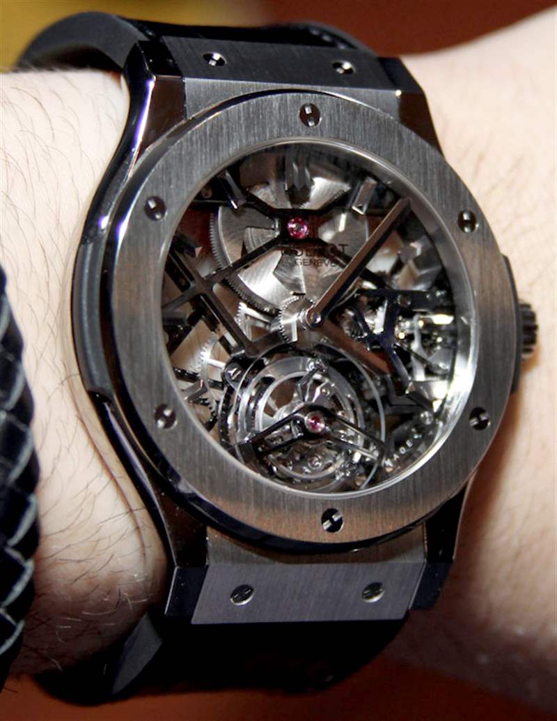宇舶(Hublot)經(jīng)典融合鏤空陀飛輪45毫米手表動手實踐-復(fù)刻表