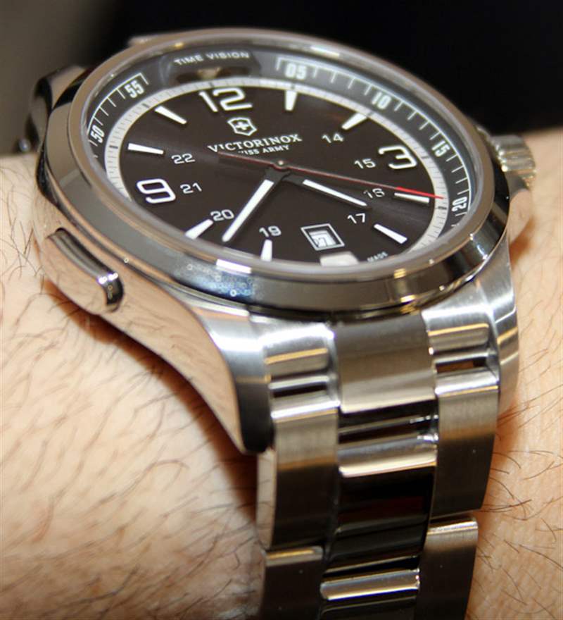 瑞士軍隊Victorinox夜視手表評論-復(fù)刻表