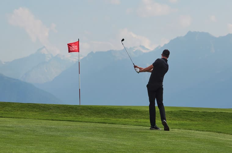 OMEGA鼎力支持高爾夫球運(yùn)動(dòng)舉辦歐米茄名人賽盤點(diǎn)品牌出過的高爾夫球?qū)S檬直?復(fù)刻表