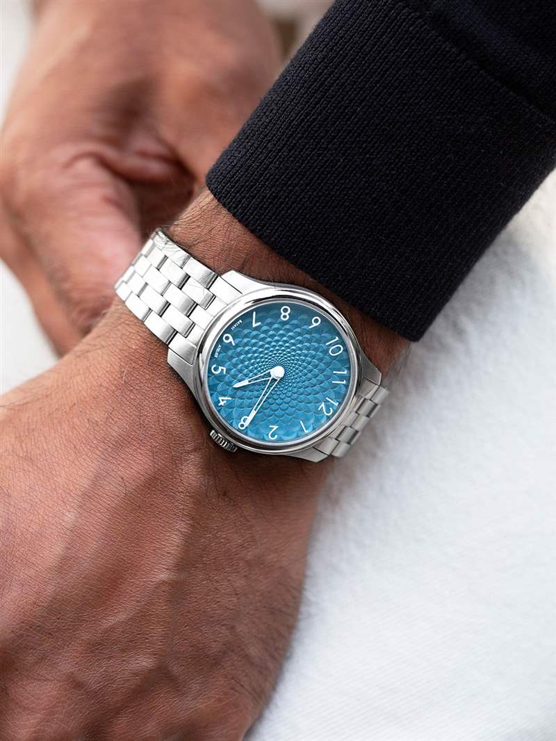 Batavi 推出運(yùn)動時尚工作室手表-復(fù)刻表