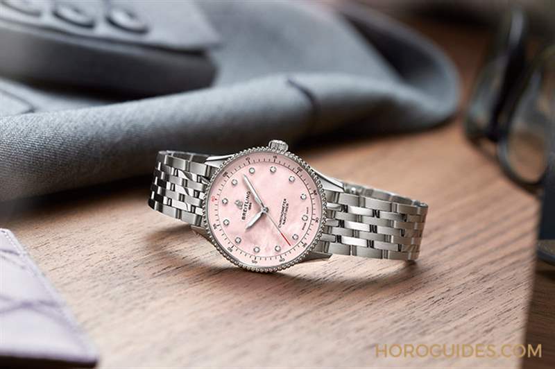 輕霧粉與淺藍色珍珠母貝面盤Navitimer也可以唯美-復(fù)刻表