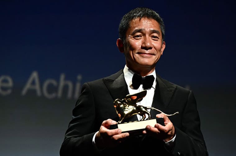 時尚大師Armani亞曼尼獲頒金獅獎帶了一支簡潔俐落價格不貴的表-復(fù)刻表