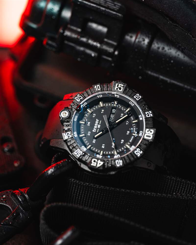 手表評測:Traser P99 Q戰(zhàn)術(shù)碳纖維手表-復刻表