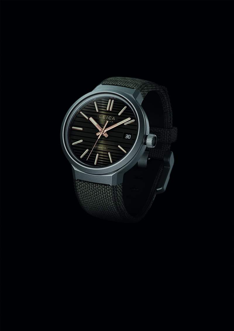 Leica ZM 11 腕錶系列(圖片來源:Leica) Leica再下一城出新表價(jià)錢下調(diào)加強(qiáng)制表工藝美學(xué)令人愛不釋手-復(fù)刻表