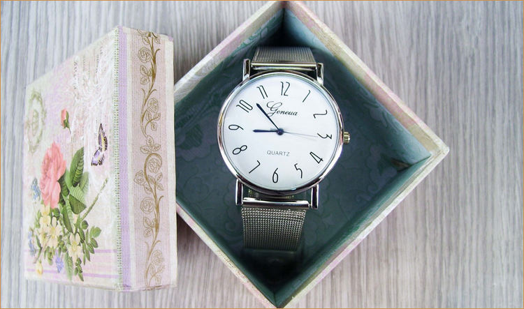 情人節(jié)送什么手表好(情人節(jié)送男女朋友什么手表比較好)-復(fù)刻表