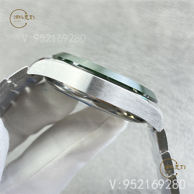 VS廠歐米茄海馬150m系列墨綠世界時(shí)復(fù)刻表:深度測(cè)評(píng)與細(xì)節(jié)解析-復(fù)刻表