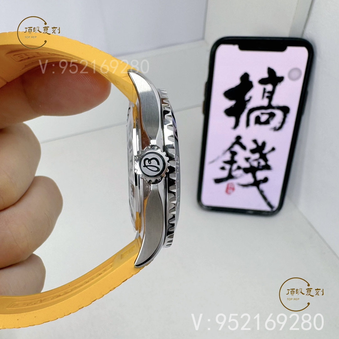 BLS廠百年靈超級海洋彩虹盤A17375211:2824機(jī)芯搭載的精致復(fù)刻-復(fù)刻表